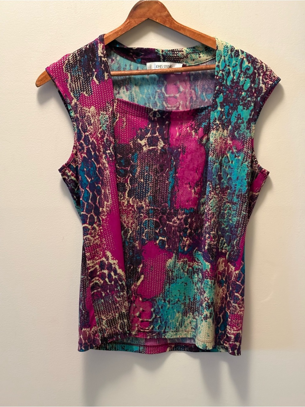 Jones Studio Multicolor Abstract Print Sleeveless Medium Top - Fuchsia & Teal